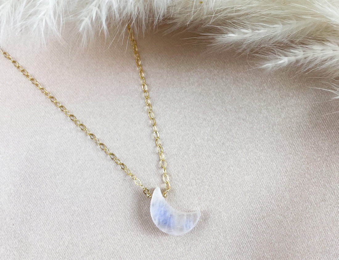 Dainty Moon Moonstone Healing Necklace